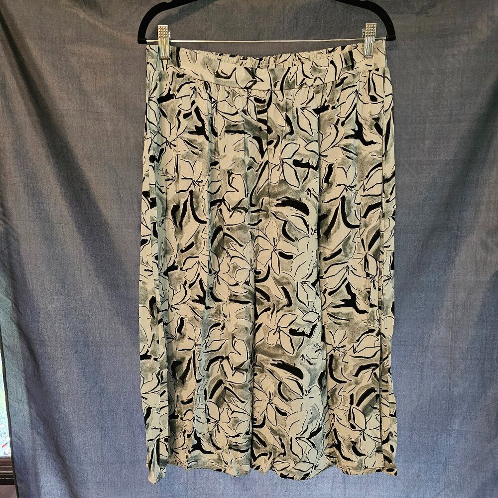 Nine West A line skirt. Size L